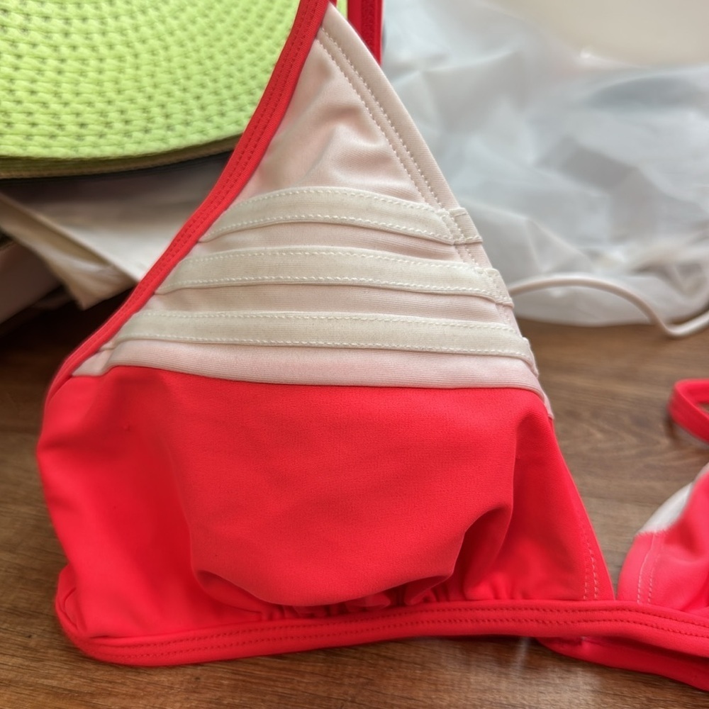 ADIDAS SWIM TOP SIZE 12​ - Picture 5 of 5